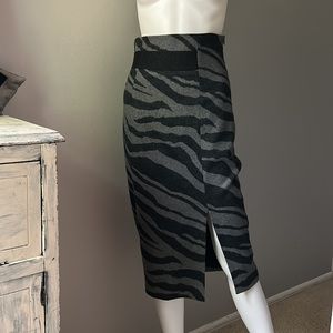 NWT IRIS SETLAKWE Skirt W 13.5 size 0 but fits up to 4